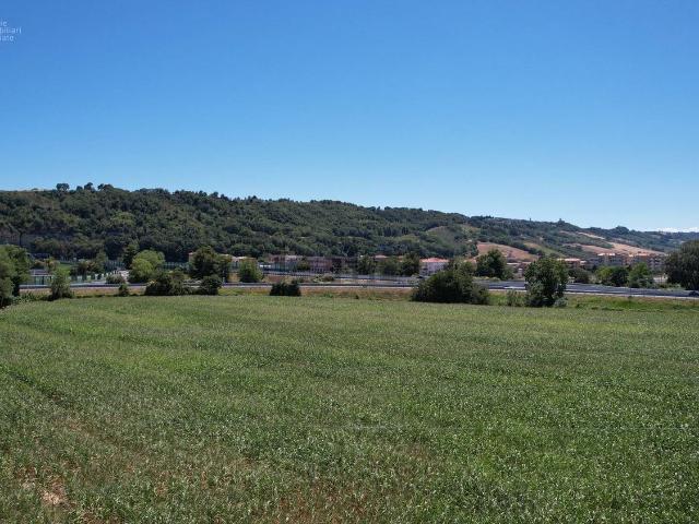 Terreno in vendita a Marche, Fermo