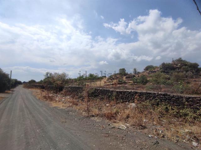 Terreno in vendita a Belpasso, Sicilia