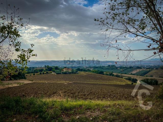 Terreno in vendita a Santa Lucia, Marche