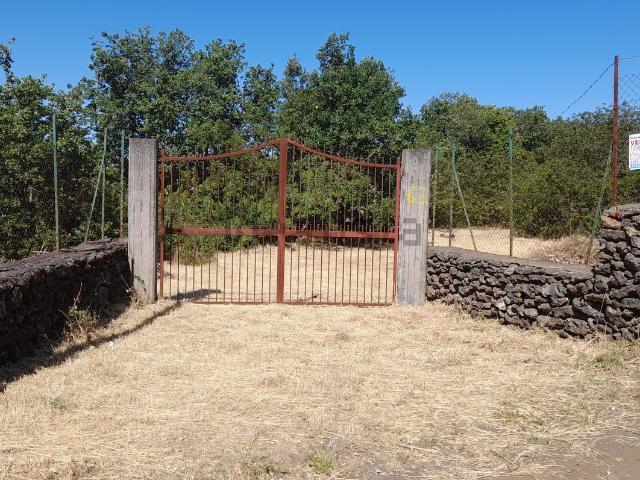 Terreno in vendita a Belpasso, Sicilia