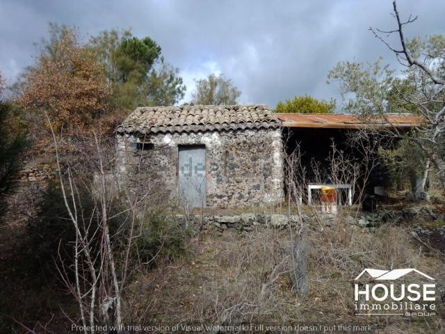 Terreno in vendita a Nicolosi, Sicilia