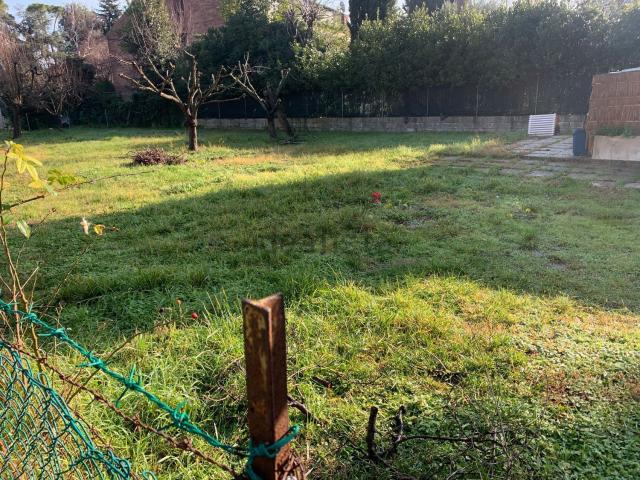 Terreno in vendita a Riccione, Reggio Emilia