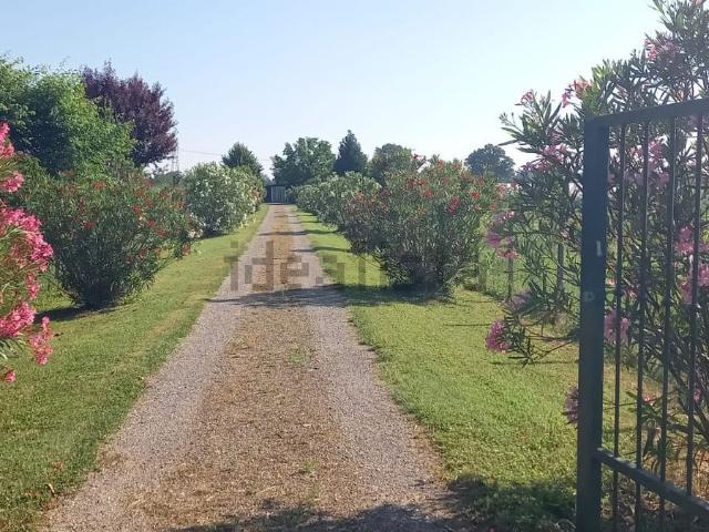 Terreno in vendita a Unione di comuni Terre di Castelli, Castelnuovo Rangone