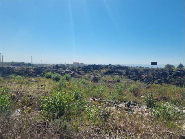 Terreno in vendita a San Pietro Clarenza, Catania