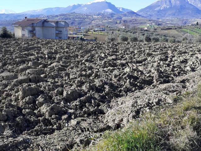 Terreno in vendita a Unione dei Comuni della Val Vibrata, Civitella Del Tronto