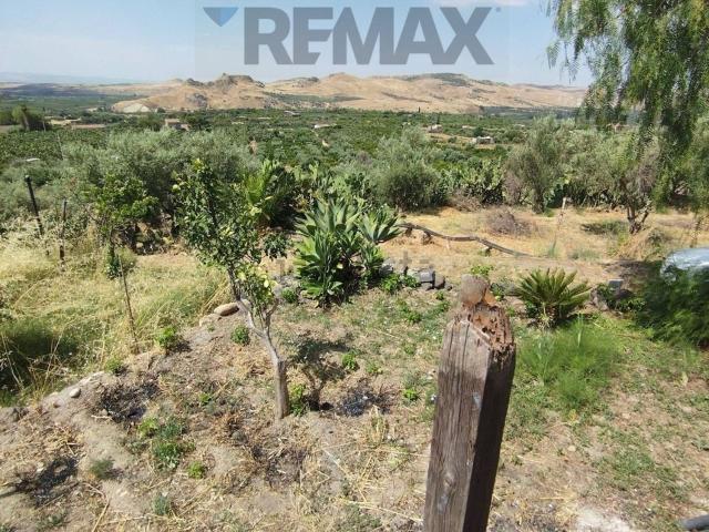 Terreno in vendita a Paternò, Sicilia