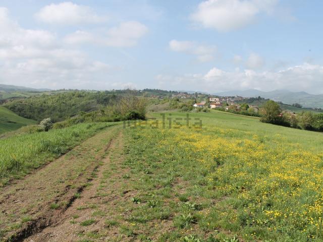 Terreno in vendita a Lesignano De' Bagni, Reggio Emilia