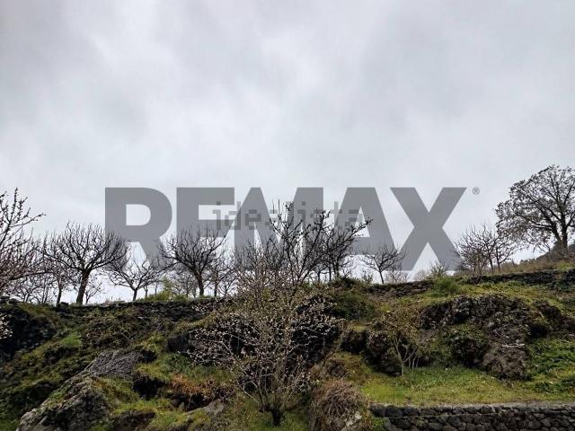 Terreno in vendita a Ragalna, Catania