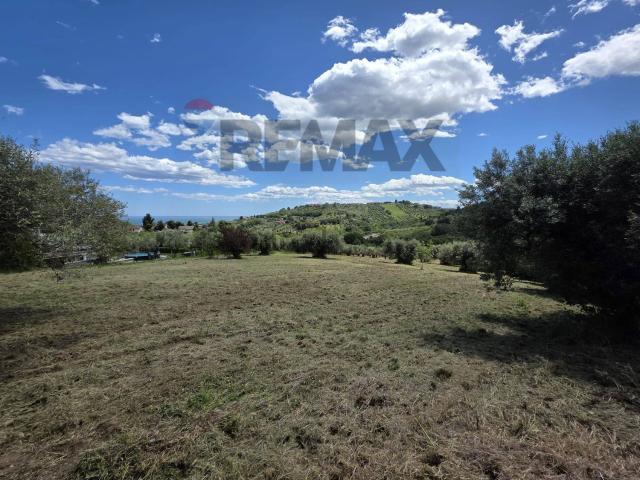 Terreno in vendita a Montesilvano, Abruzzo