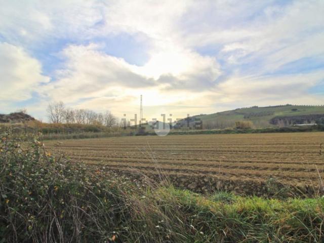 Terreno in vendita a Mosciano Sant'angelo, Abruzzo