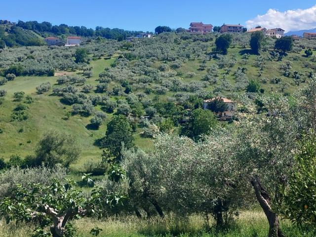 Terreno in vendita a Bucchianico, Chieti