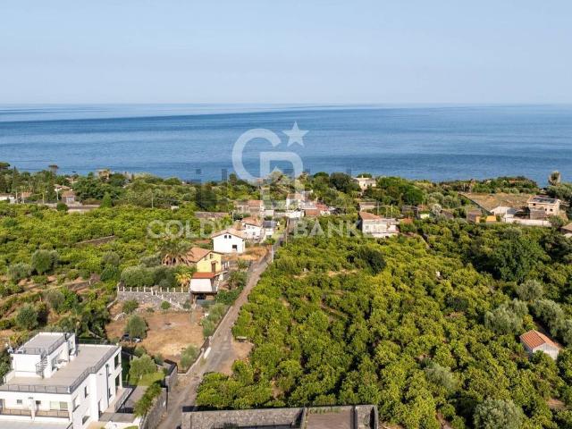 Terreno in vendita a Acireale, Sicilia
