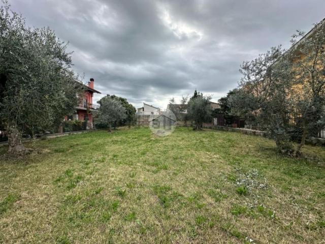 Terreno in vendita a Fara Sabina, Lazio