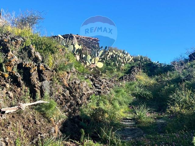 Terreno in vendita a Ragalna, Catania