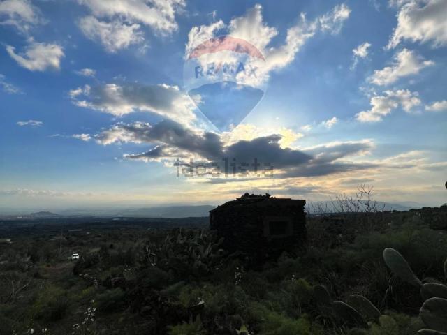 Terreno in vendita a Ragalna, Sicilia