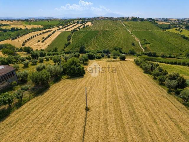 Terreno in vendita a Ripoli, Mosciano Sant'angelo