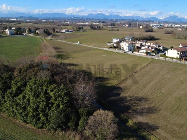 Terreno in vendita a Martignacco, Friuli-Venezia Giulia