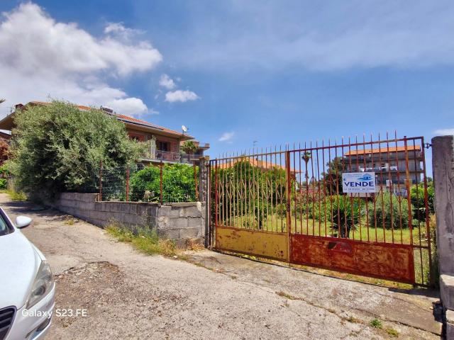 Terreno in vendita a Misterbianco, Sicilia