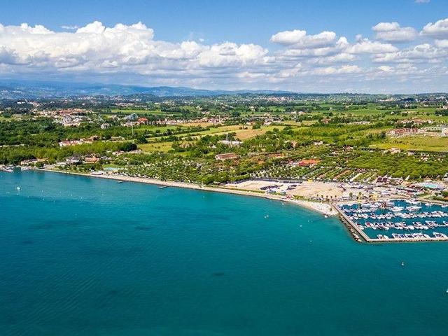 Terreno in vendita a Peschiera Del Garda, Veneto