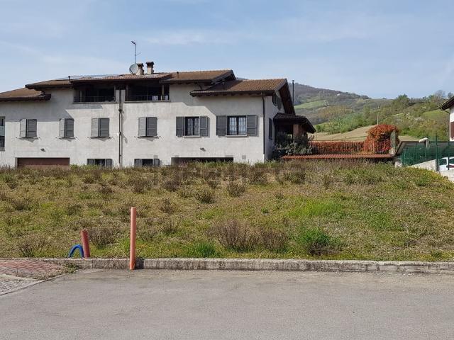 Terreno in vendita a Varano De' Melegari, Reggio Emilia