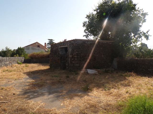 Terreno in vendita a San Giovanni la Punta, Catania