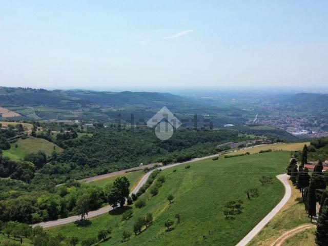 Terreno in vendita a Grezzana, Veneto