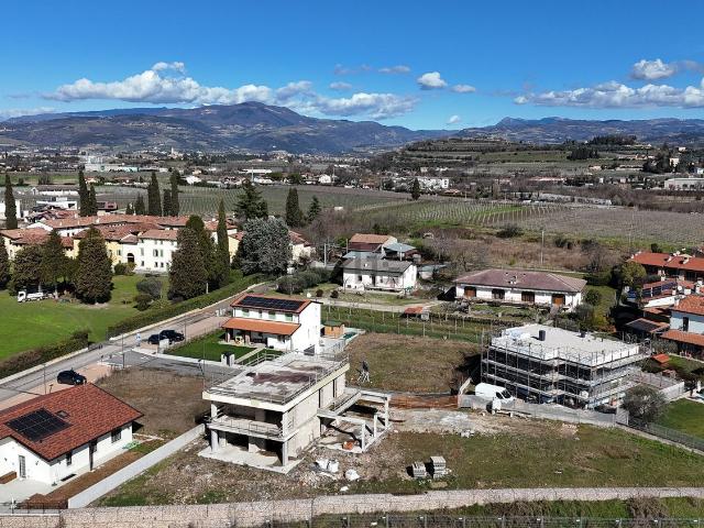 Terreno in vendita a Pescantina, Veneto