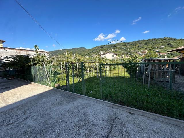 Terreno in vendita a Montecchia Di Crosara, Veneto