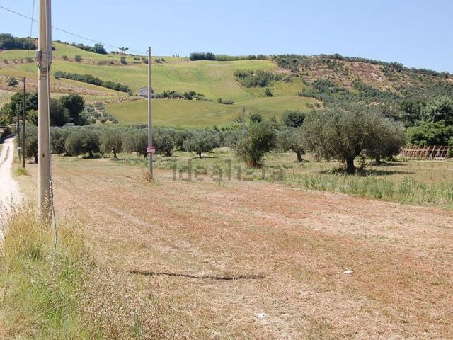 Terreno in vendita a Quartiere dei poeti, Pineto
