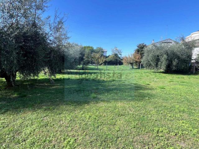 Terreno in vendita a Alba Adriatica, Teramo
