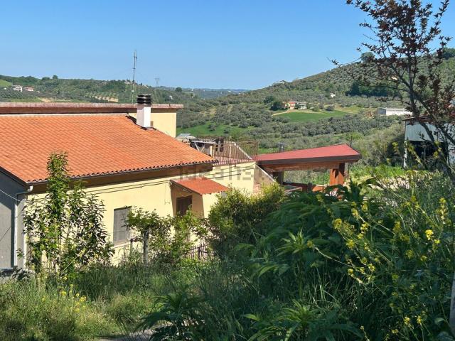 Terreno in vendita a Loreto Aprutino, Abruzzo