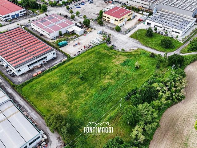 Terreno in vendita a Terre Roveresche, Marche