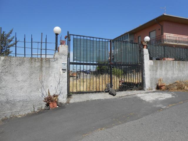 Terreno in vendita a Villaggio Le Ginestre, Belpasso