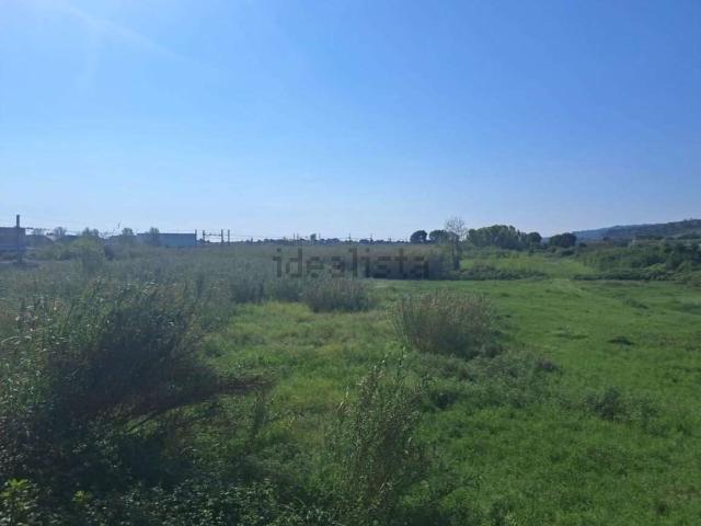 Terreno in vendita a Martinsicuro, Teramo