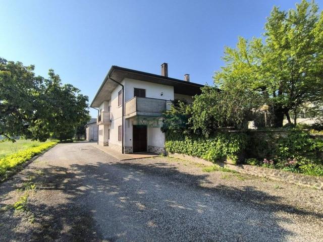Terreno in vendita a Nogarole Rocca, Veneto