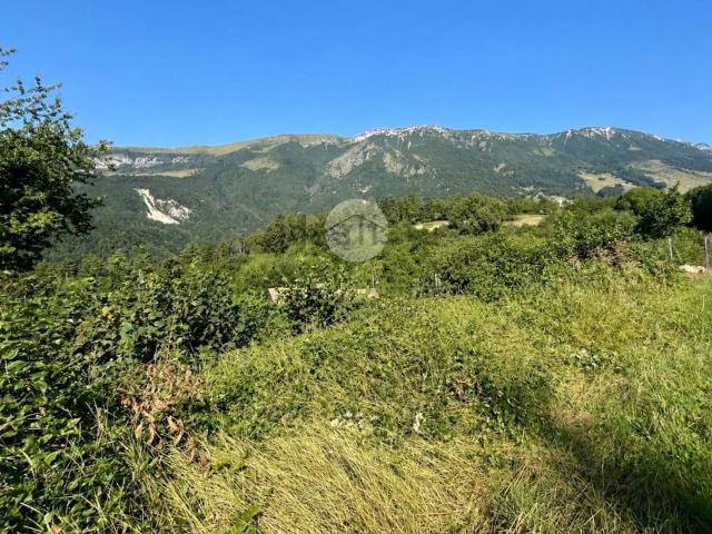 Terreno in vendita a Ferrara Di Monte Baldo, Veneto