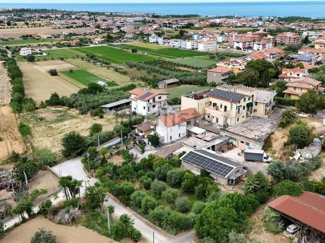 Terreno in vendita a Roseto Degli Abruzzi, Abruzzo