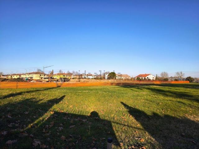 Terreno in vendita a Ferrara, Reggio Emilia