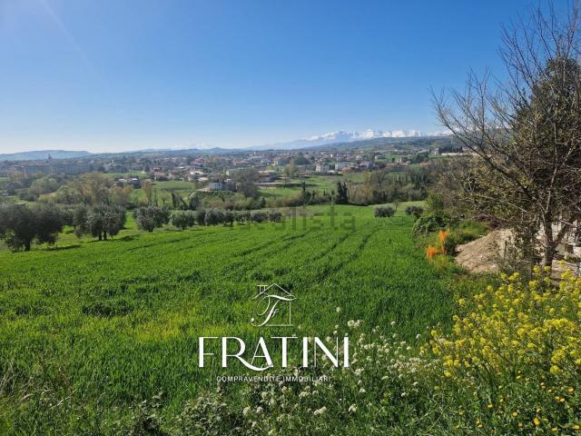 Terreno in vendita a Unione dei Comuni della Val Vibrata, Sant'egidioalla Vibrata