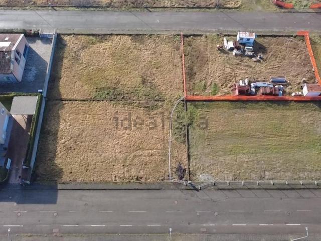 Terreno in vendita a Sissa, Parma