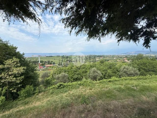 Terreno in vendita a Bardolino, Veneto