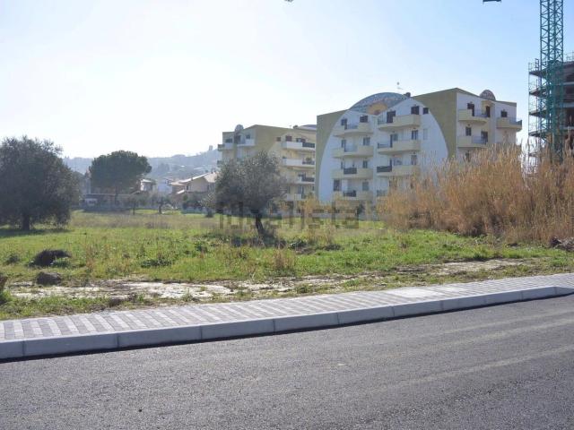 Terreno in vendita a Montesilvano, Abruzzo