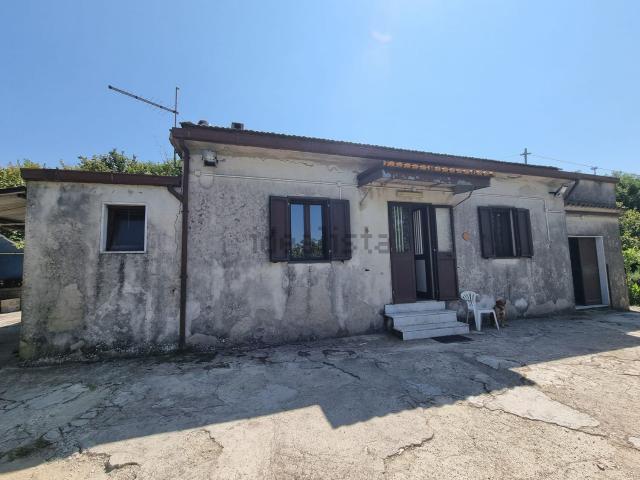Terreno in vendita a Contrada Bagnoli, Avellino