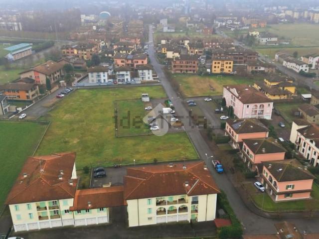 Terreno in vendita a Terra di Mezzo, Re