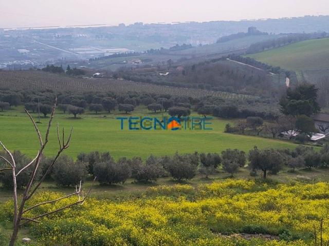Terreno in vendita a Unione dei Comuni della Val Vibrata, Colonnella