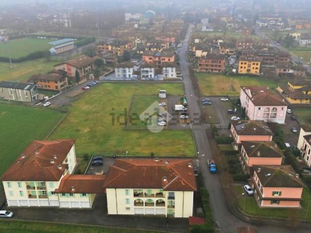 Terreno in vendita a Terra di Mezzo, Re