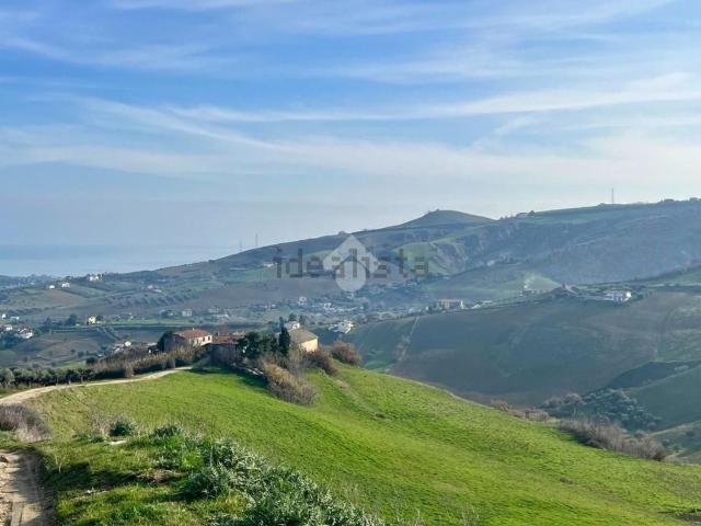 Terreno in vendita a Atri, Abruzzo