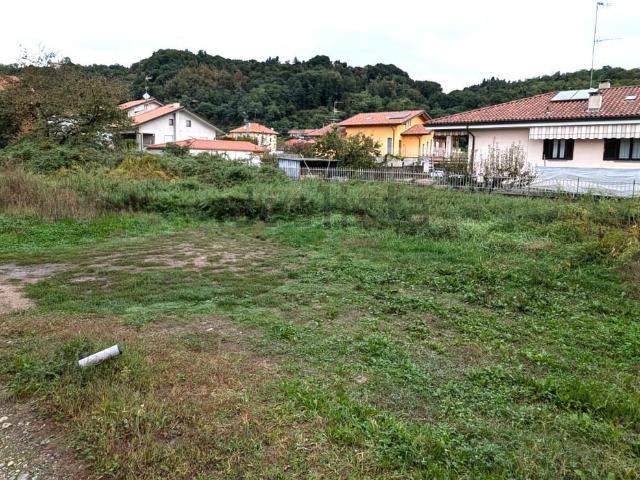 Terreno in vendita a Briga Novarese, Novara