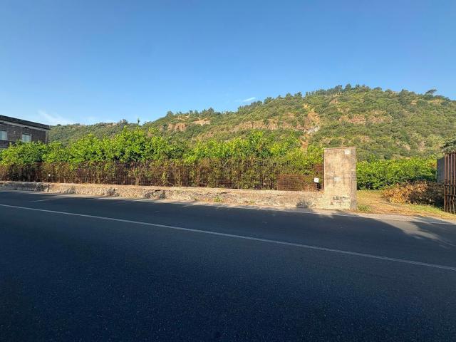 Terreno in vendita a Acireale, Sicilia