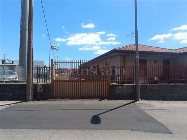 Terreno in vendita a San Giovanni La Punta, Sicilia
